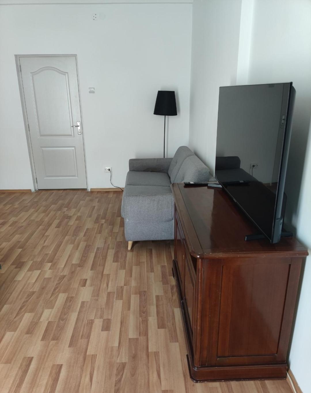 Christie'S 3 Central Apartment To Bucarest Bagian luar foto